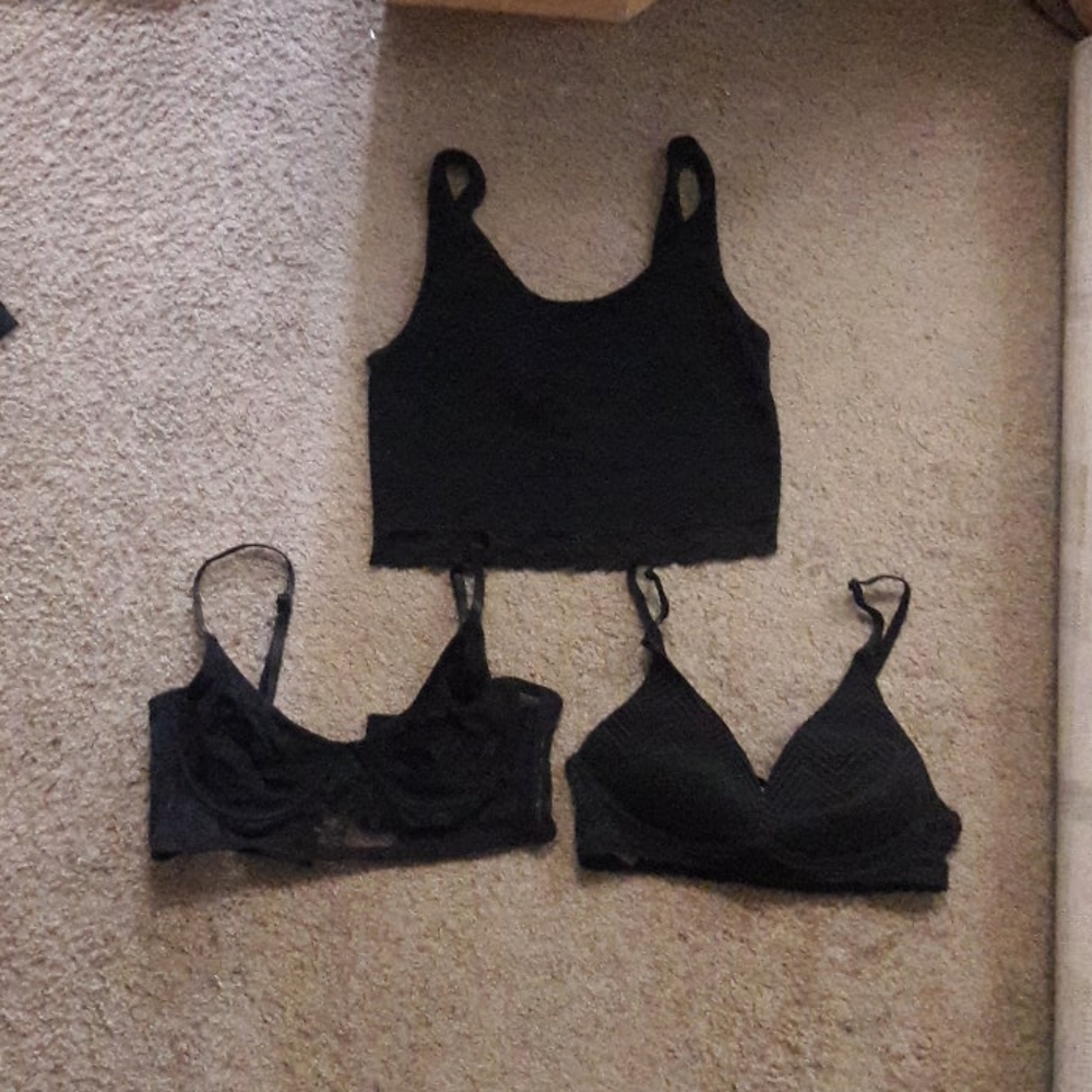 3 Lace bralette & croptop - black